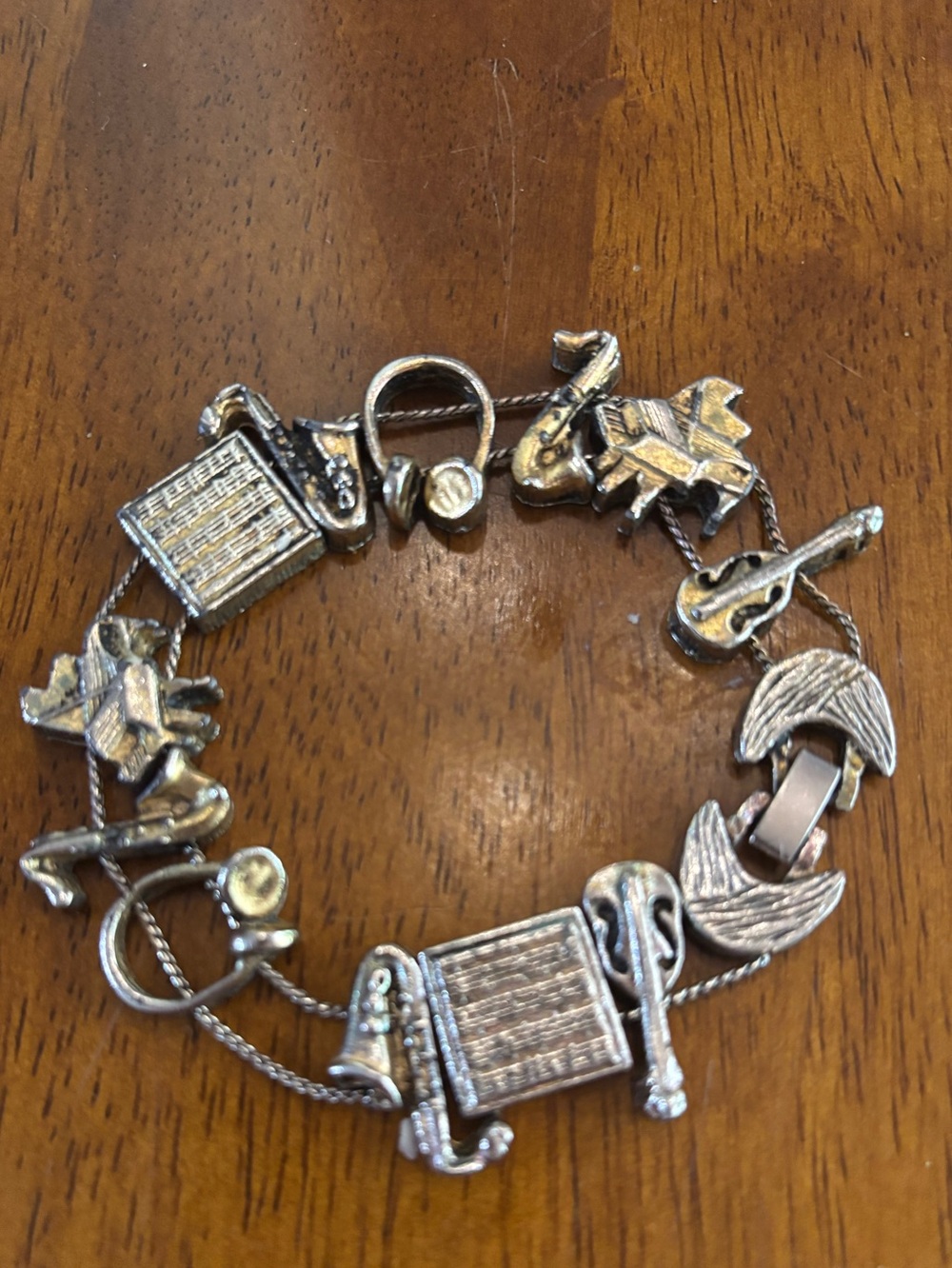 Charm Bracelet Musical Instruments 90’s  7.5”